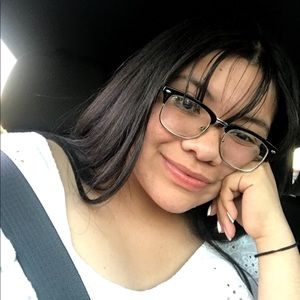 Meet your Posher, Leslye